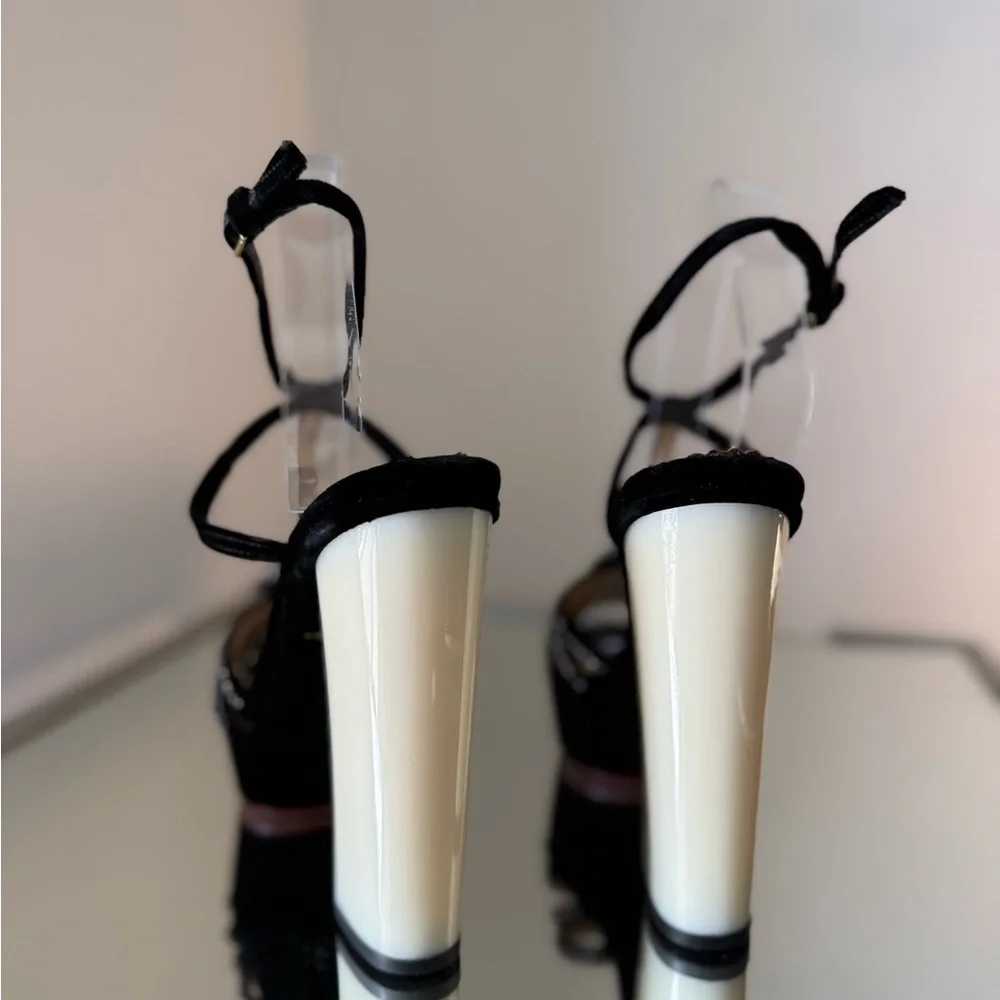Charlotte Olympia Black Platform T-Strap Sandals with Ivory Block Heel 37